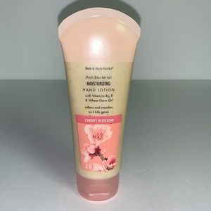 New Bath & Body Works Handcream Cherry Blossom 🌸